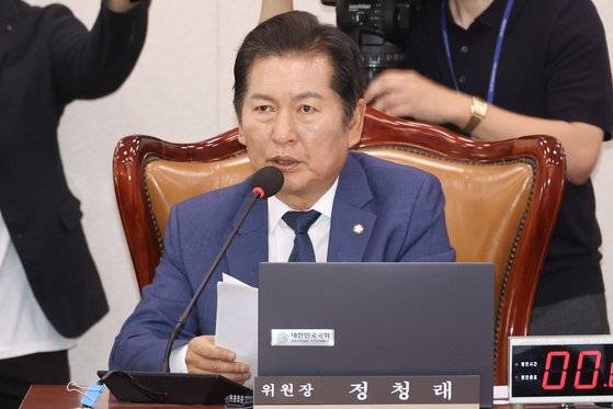 정청래 위원장이 12일 오후 국회에서 열린 법사위 회의에 참석해 발언하고 있다. 전민규 기자