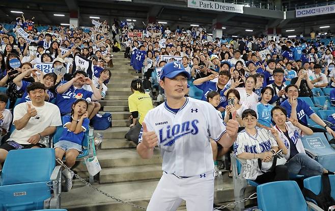 오승환은 11일 대구 삼성라이온즈파크에서 열린 '2024 신한 SOL Bank KBO 리그' LG 주중 3연전 첫 경기에서 구원 등판. 아웃카운트 4개를 잘 틀어막는 세이브로 팀 승리에 힘을 보탰다. 삼성 라이온즈