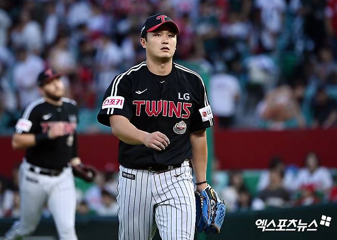 최원태는 11일 대구 삼성라이온즈파크에서 열린 '2024 신한 SOL Bank KBO 리그' 삼성과 주중 3연전 첫 경기를 앞두고 선발 등판할 예정이었으나 우측 광배근 손상으로 1군 엔트리에서 빠졌다. 엑스포츠뉴스 DB