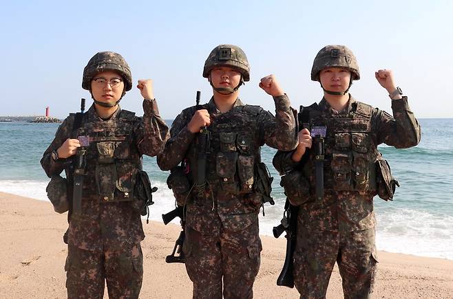 육군 제23경비여단 윤준서(왼쪽부터) 일병·심기영 중위·김동규 중사 [육군 제23경비여단 제공. 재판매 및 DB 금지]