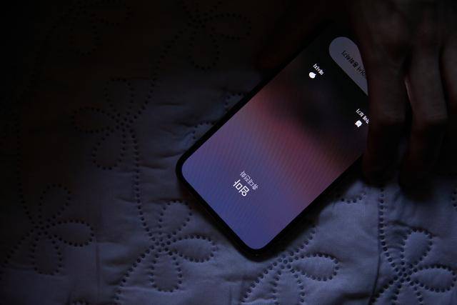 콜 포비아는 누구나 겪을 수 있는 문제지만, 일상에서의 수행 능력에 큰 제약이 생긴다면 사회불안장애 중 하나의 증상으로 의심해 볼 수 있다. 게티이미지뱅크