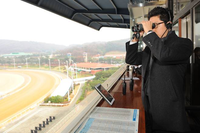 한국마사회 경마심판위원. 사진=한국마사회