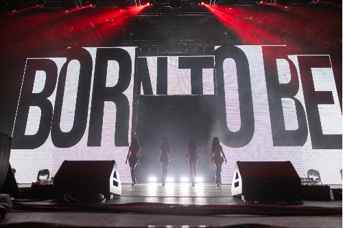 미주 투어의 시작점인 ITZY의 시애틀, 오클랜드, 로스앤젤레스 단콘은 전석 매진을 이뤄 열기를 높였다.사진=JYP 제공