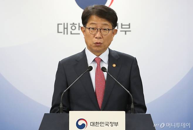 (서울=뉴스1) 임세영 기자 = 박상우 국토교통부 장관이 29일 서울 종로구 정부서울청사 브리핑실에서 전세사기피해자법 개정안(전세사기특별법) 재의요구 관련 발표를 하고 있다. 2024.5.29/뉴스1 Copyright (C) 뉴스1. All rights reserved. 무단 전재 및 재배포, AI학습 이용 금지. /사진=(서울=뉴스1) 임세영 기자