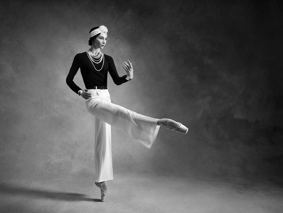 러시아 발레리나 자하로바의 ‘모덴스’ 공연 홍보 사진