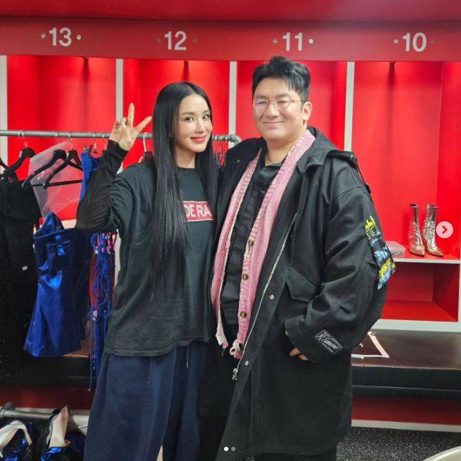 지난해 12월 9일 방시혁(오른쪽) 하이브 의장 소셜미디어(SNS) 인스타그램에 게시된 사진. [방시혁 인스타그램 캡처]