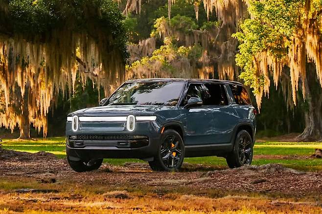 리비안 신형 R1S