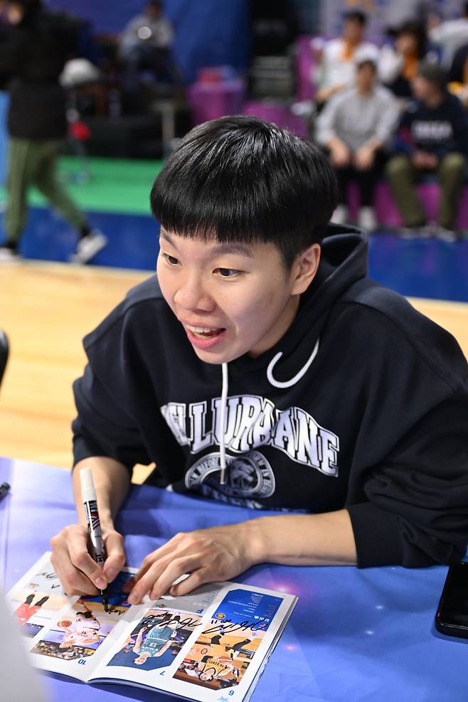 하나원큐에서 뛰게 된 진안. 사진 | WKBL