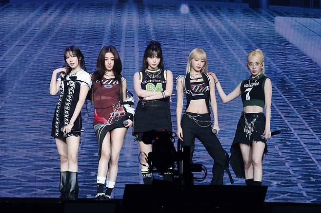 위버스콘에서 르세라핌/쏘스뮤직