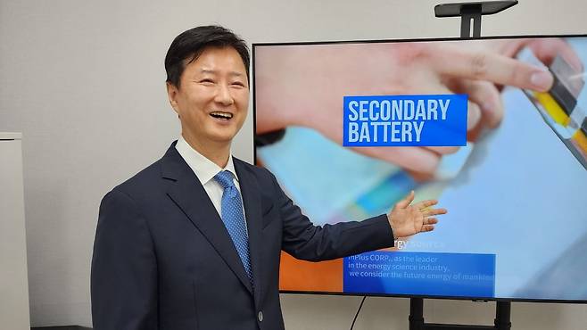 김종성 엠플러스 대표가 이차전지 조립공정에 대해 소개하고 있다. 최형창 기자