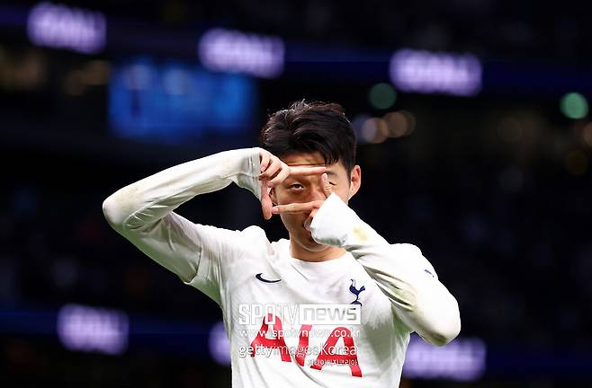 ▲ 손흥민은 2022-23시즌 '토트넘 올해의 선수'(One Hotspur Player of the Season)는 물론, '토트넘 주니어 팬이 뽑은 올해의 선수'(One Hotspur Junior Members' Player of the Season), '공식 서포터스가 뽑은 올해의 선수'(Official Supporters' Clubs Player of the Season)를 모두 수상했다. 2018-2019시즌, 2019-2020시즌에 이어 세 번째다.