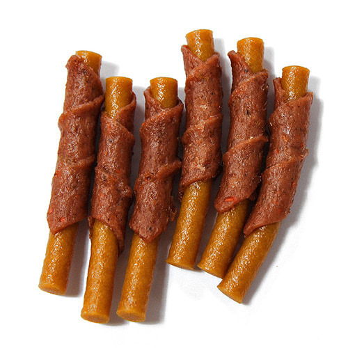 "Homemade-style" dog treats made primarily from sweet potatoes and duck meat, according to the manufacturer (Achimae)