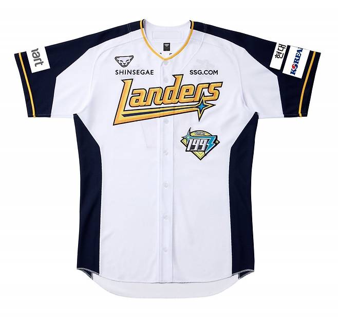 ‘디자인 팬 공모전’을 통해 선정한 스페셜 유니폼. 사진제공|신세계