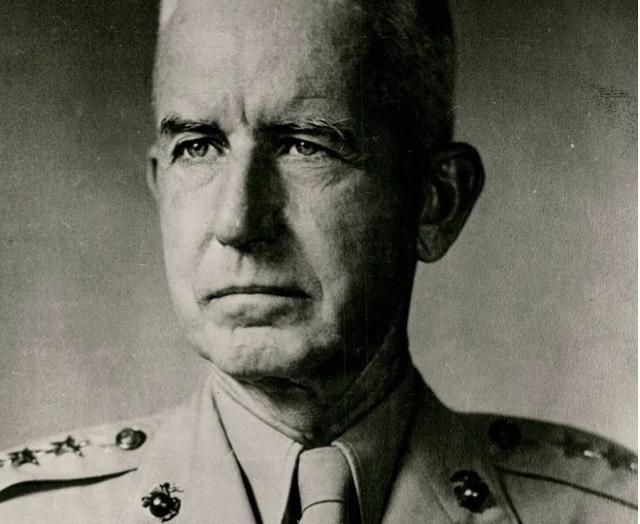 한국전쟁에서 미 해병1사단장을 지낸 올리버 스미스(1893~1977) 장군. 장진호 전투의 지휘관으로서 훌륭한 철수작전을 통해 수많은 유엔군 장병의 목숨을 구했다.