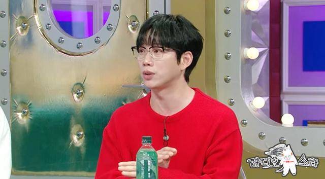 가수 10CM(십센치) 권정열이 성형 의혹에 입을 열었다. MBC 제공