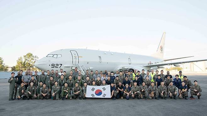 지난 5월 29일 미 잭슨빌 해군기지에서 한국 해군 P-8A 해상초계기 인수/운용인원들이 교육수료를 마친 후 기념촬영 하는 모습. 사진 해군