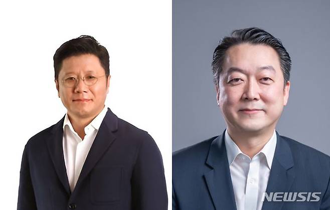 [서울=뉴시스](왼쪽부터)최훈학 SSG닷컴 대표이사, 정형권 지마켓 대표이사(사진=신세계그룹 제공)