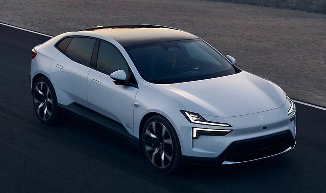 사진 : 폴스타 4