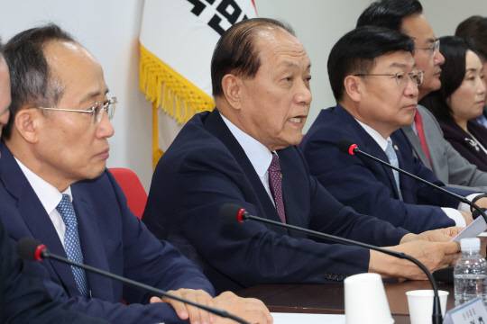 황우여 국민의힘 비상대책위원장이 20일 오전 서울 여의도 당사에서 열린 비상대책회의를 주재하고 있다. 연합뉴스