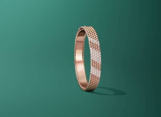 새로 공개한 뻬를리 다이아몬드 브레이슬릿. [사진 반클리프 아펠]