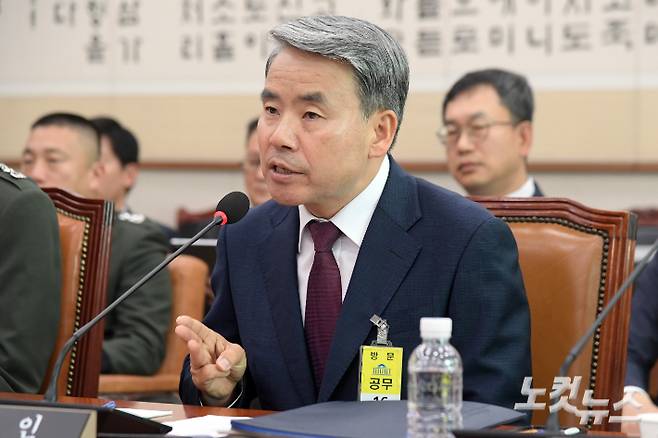 21일 서울 여의도 국회 법제사법위원회에서 열린 순직 해병 수사 방해 및 사건 은폐 등의 진상규명을 위한 특별검사의 임명 등에 관한 법률안 관련 입법청문회에서 이종섭 전 국방부 장관이 발언을 하고 있다. 윤창원 기자