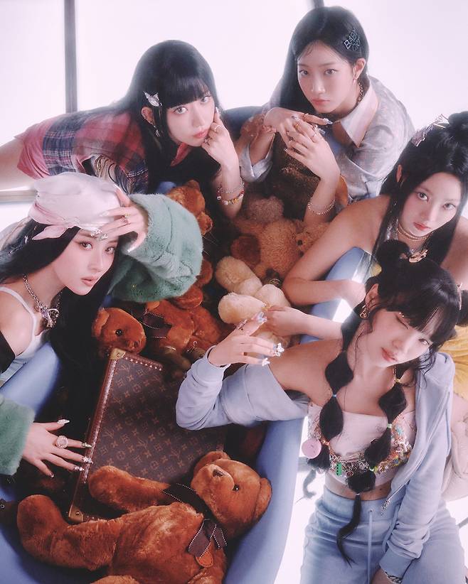 그룹 르세라핌 미니 3집 'EASY' 콘셉트 사진/사진제공=쏘스뮤직