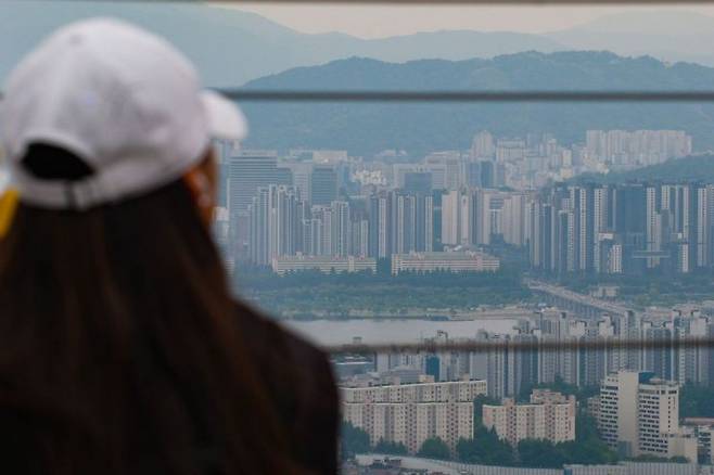 서울 남산에서 바라본 서울 시내 아파트 단지 모습. 기사와 관련 없는 자료 사진.[사진=연합뉴스]