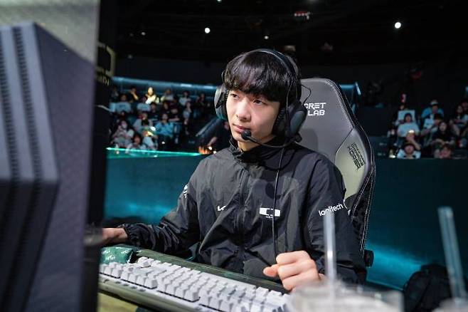 ‘루시드’ 최용혁