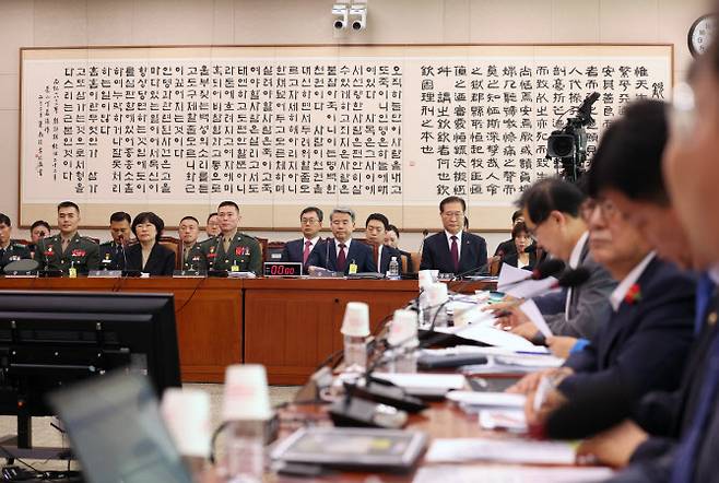 박성재 법무부 장관과 이종섭 전 국방부 장관, 임성근 전 해병대 1사단장, 박정훈 전 해병대 수사단장 등 증인들이 21일 서울 여의도 국회에서 열린 제3차 법제사법위원회 전체회의, 순직 해병 수사 방해 및 사건 은폐 등의 진상규명을 위한 특별검사의 임명 등에 관한 법률안 관련 입법청문회에 출석하고 있다.(사진=뉴시스)