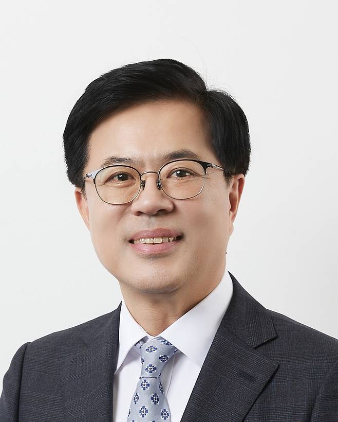 정재연 제13대 강원대 총장.  강원대 제공