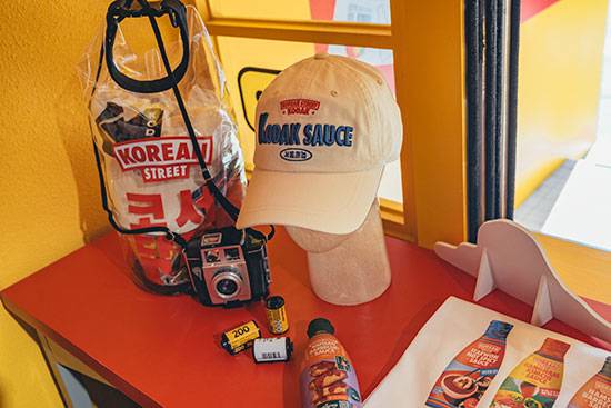 ‘코닥어패럴X코리안스트릿’ 협업 컬렉션은 티셔츠 5종과 모자 2종으로 구성됐다. (코닥어패럴 제공)