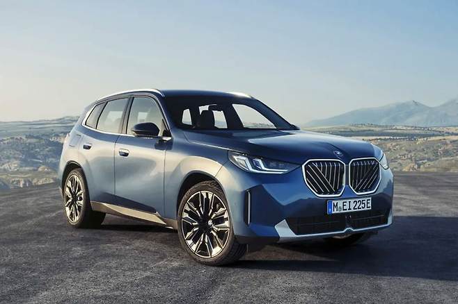 2025 BMW X3 30
