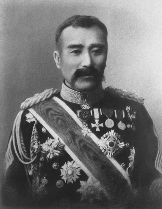 동학농민혁명이 발생했을 때 일본 육군 참모차장이었던 가와카미 소로쿠(1848~1899)는 대조선·대청 강경 정책으로 청일전쟁 개전을 이끈 핵심 인물이었다. 청이 조선에 파병을 하면 조선의 속방화가 더 가속화될 것으로 보고 이토 히로부미 총리를 설득해 대규모 파병을 실현시켰다. 이후 전쟁 기간 동안 대본영에서 일본 육군의 주요 참모로 일하며 작전 수립과 실행을 주도했다. 일본국립국회도서관 제공