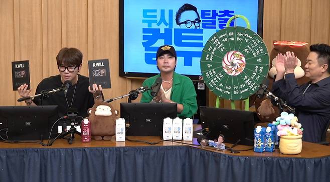 왼쪽부터 케이윌 뮤지 김태균 (사진=SBS 파워FM ‘두시탈출 컬투쇼’ 캡처)