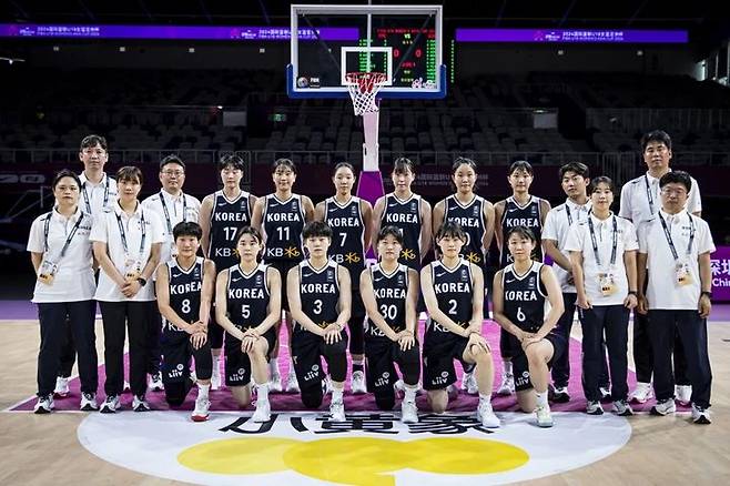 [서울=뉴시스] 2024 국제농구연맹(FIBA) 18세 이하(U-18) 여자 아시아컵에 출전한 한국 대표팀. (사진 = FIBA 제공) *재판매 및 DB 금지