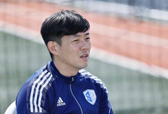 손흥민의 형 손흥윤 손축구아카데미 코치. 춘천 손축구아카데미. 김현동 기자