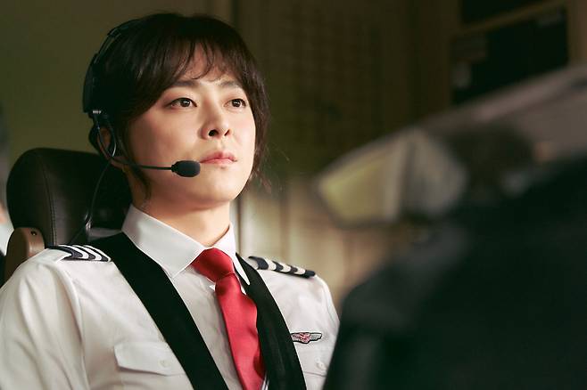 Jo Jung-suk plays Jang-mi in "Pilot." (Lotte Entertainment)