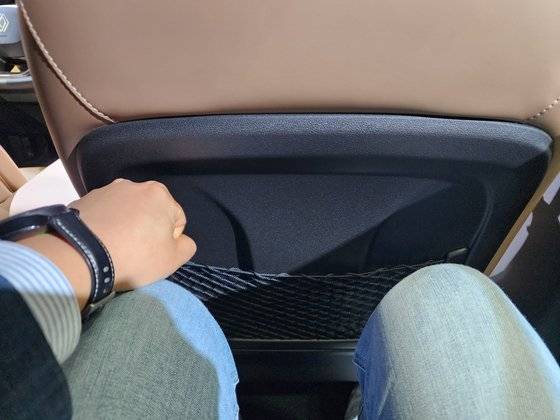 르노 콜레오스는 패밀리카에 걸맞은 4,780mm의 차체 길이에 2,820mm의 동급 최대 휠베이스를 구현했다. 특히 2열 공간은 320mm의 무릎 공간을 확보해 동급 차종 가운데 가장 넓은 공간을 확보했다. 박영우 기자