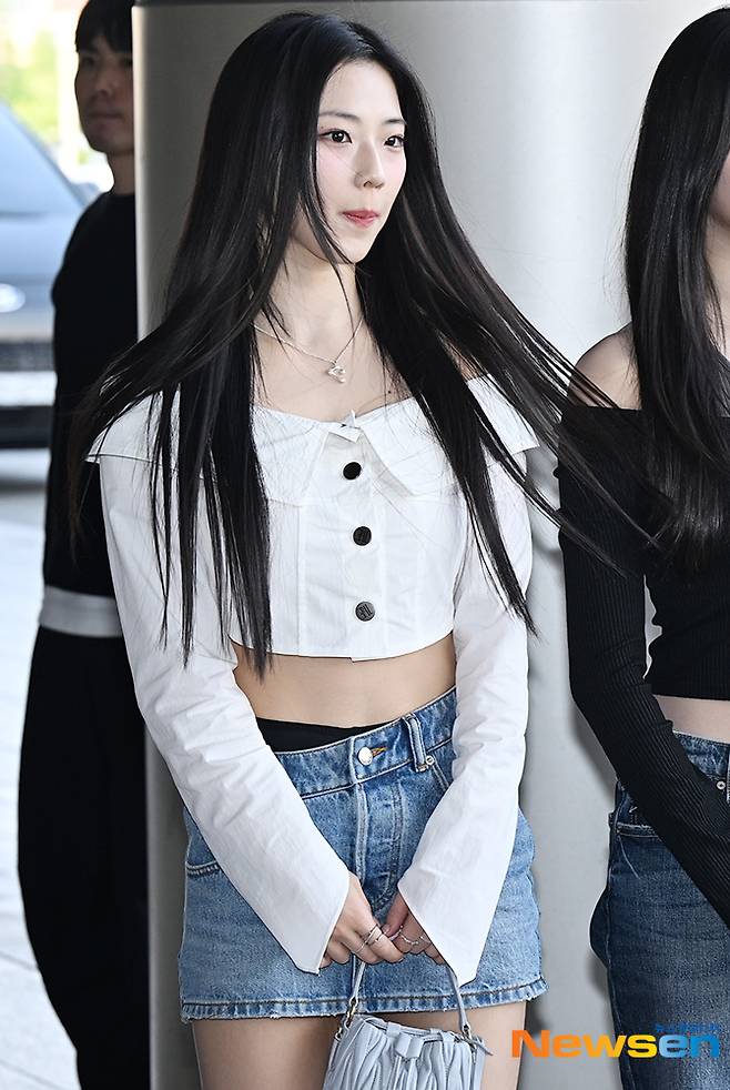 지난 5월 9일 김포공항에서 출국하는 멤버 루카, ‘그림같은 머릿결’