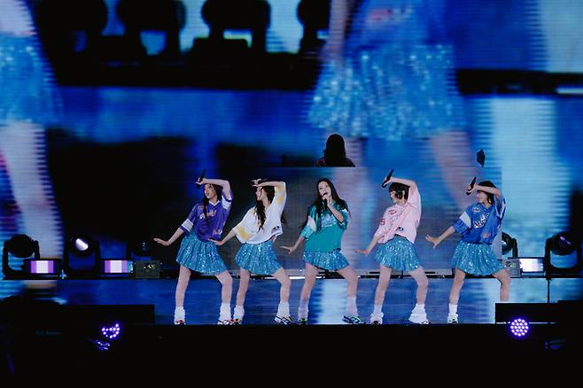 그룹 뉴진스가 27일 일본 도쿄 분쿄구 도쿄돔에서 ‘버니즈 캠프 2024 도쿄돔’을 개최했다. 어도어 제공