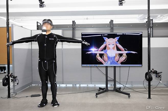 착용자와 캐릭터의 싱크를 높이기 위해서는 세심한 조정이 필요했다.