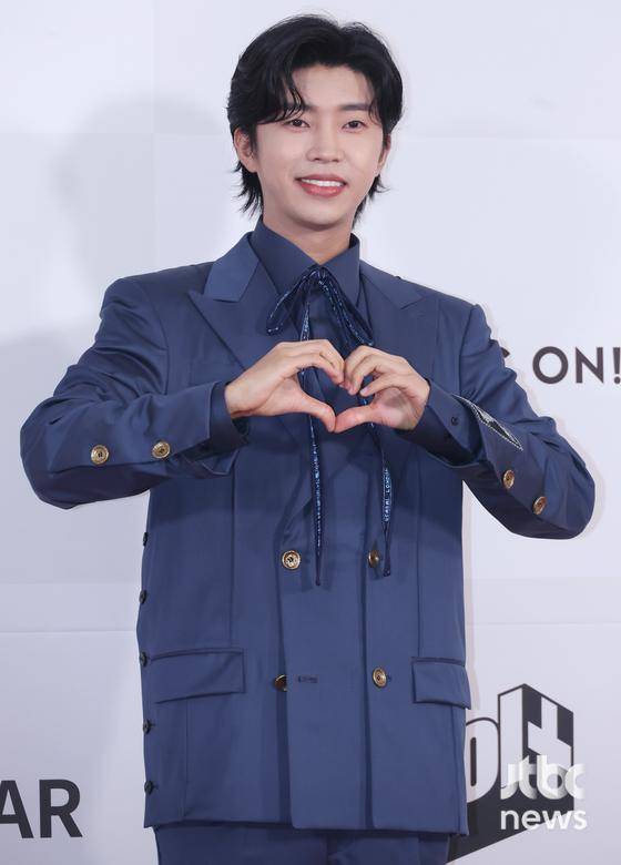 가수 임영웅이 10일 오후 인천 남동구 남동체육관에서 열린 '2023 더팩트 뮤직 어워즈(THE FACT MUSIC AWARDS)' 레드카펫 행사에 참석해 포즈를 취하고 있다. 김현우 엔터뉴스팀 기자 kim.hyunwoo3@jtbc.co.kr (콘텐트비즈니스본부)