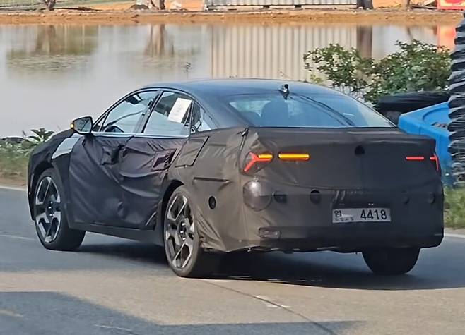 사진 : 기아 K8 페이스리프트 테스트카 (출처=Shorts Car)