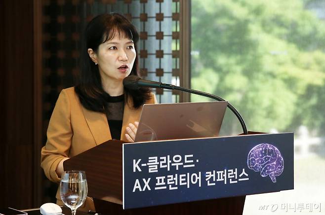 김은주 한국지능정보사회진흥원 지능기술인프라본부장이 26일 서울 중구 웨스틴조선호텔에서 머니투데이 주최로 열린 'K-클라우드·AX 프런티어 컨퍼런스'에서 '스마트 클라우드 성공전략'을 주제로 강연을 하고 있다. /사진=김휘선