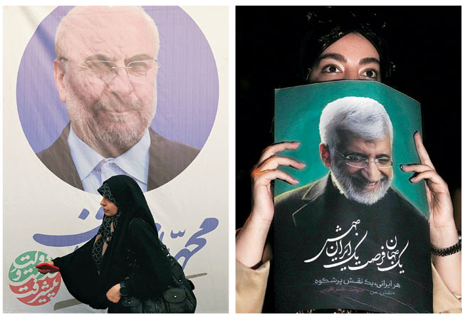 지난 26일 이란 테헤란에서 대선 후보인 모하마드 바게르 갈리바프 국회의장의 얼굴이 인쇄된 현수막 앞으로 히잡을 둘러쓴 한 여성이 걸어가고 있다(왼쪽). 같은 날 또 다른 대선 후보인 사이드 잘릴리 전 이란 핵협상 대표의 지지자가 잘릴리 전 대표의 얼굴이 그려진 선거 포스터를 들고 있다(오른쪽).  AFP AP 연합뉴스