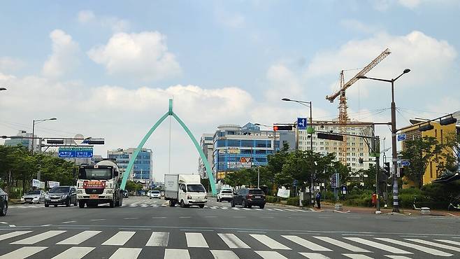 출범한지 10년이 된 광주전남공동혁신도시가 '광주와 공동'이 빠진 반쪽짜리로 전락할 것이란 우려가 나오고 있다. 27일 오전 전남 나주 빛가람동 혁신도시 전경 ⓒ시사저널 정성환