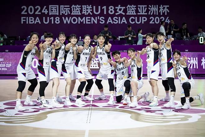 4강에 오른 뒤 기뻐하는 한국 선수들.  [FIBA 제공. 재판매 및 DB 금지]