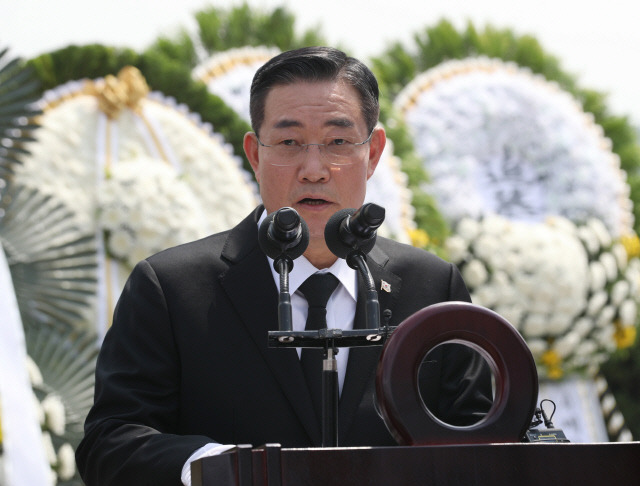 신원식 국방장관이 29일 오전 경기도 평택시 해군 제2함대사령부에서 열린 '제2연평해전 승전 22주년 기념식'에서 기념사를 하고 있다. 연합뉴스