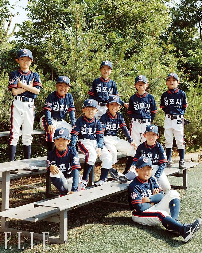 맨 윗줄 왼쪽부터 윤예찬, 강민수, 엄재호, 이제인, 전주원, 최민겸, 원예범, 조재범, 소윤재, 김민준 선수(사진에 없지만 임준배 선수도 팀원이다).