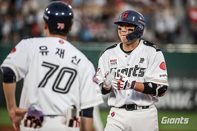 롯데 포수 손성빈은 28일 사직구장에서 열린 '2024 신한 SOL Bank KBO 리그' 한화와 주말 3연전 첫 경기에서 9번타자 포수로 선발 출전했다. 이날 결승타 포함 3안타로 팀 승리에 힘을 보탰다. 롯데 자이언츠